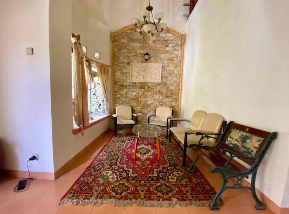 Villa Sevilla 3 Bedrooms Bppk Ciloto Puncak By Damaresa Cianjur Kültér fotó
