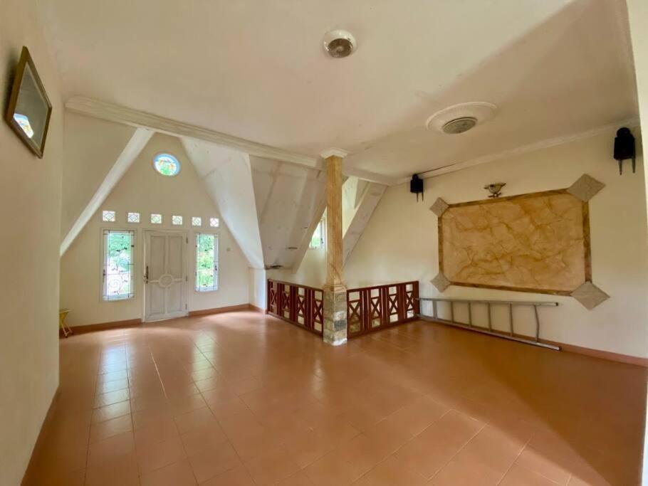Villa Sevilla 3 Bedrooms Bppk Ciloto Puncak By Damaresa Cianjur Kültér fotó